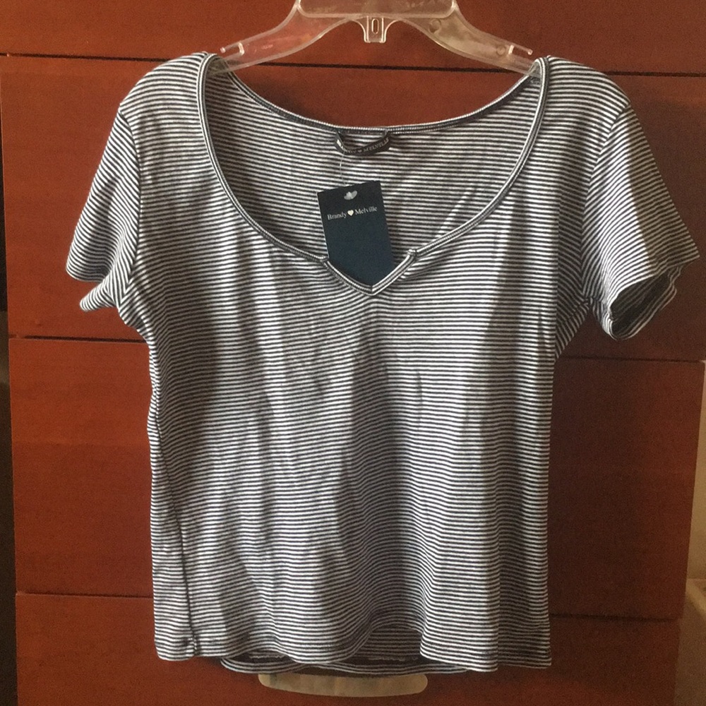BRANDY MELVILLE CROPTOP